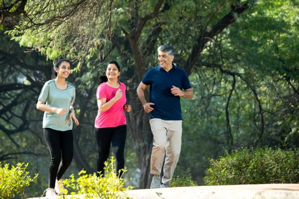9 exercise habits that are destroying your back as you age - Zanskar